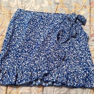 Floral wrap tie mini skirt